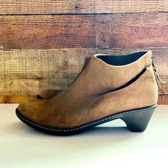 Dansko Bonita Ankle Boots - Picture 2 of 9